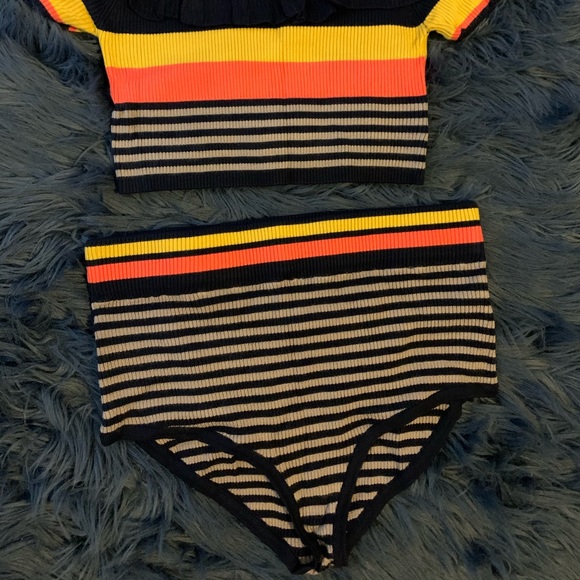 Ruffle set - Picture 3 of 5